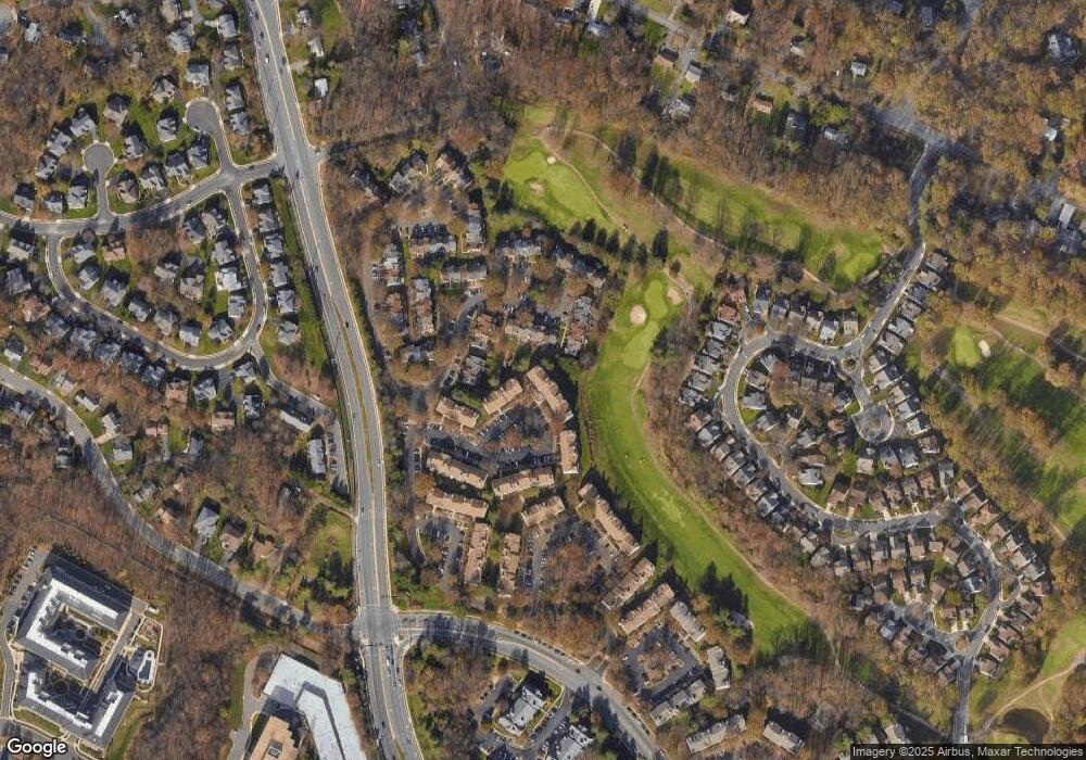 12104 Greenway Ct unit 202, Fairfax, VA 22033 - photo 1