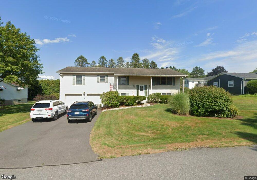 9 Twain Cir, Sugarloaf, PA 18249 - photo 1