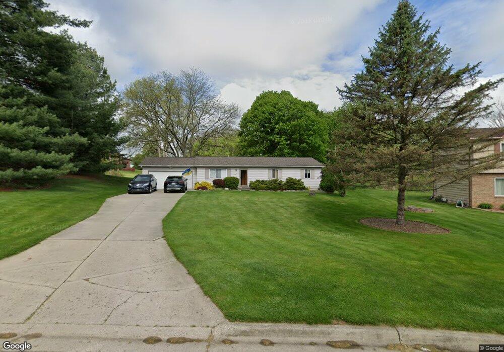 1447 Hillside Dr, Flint, MI 48532 - photo 1