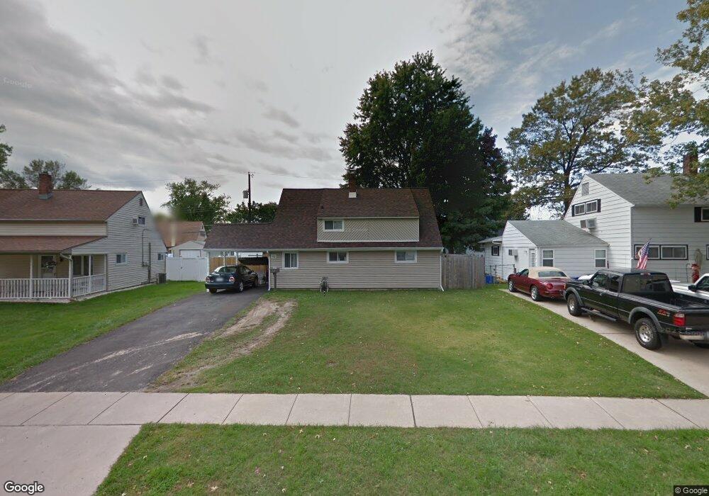 49 Grapevine Rd, Levittown, PA 19057 - photo 1