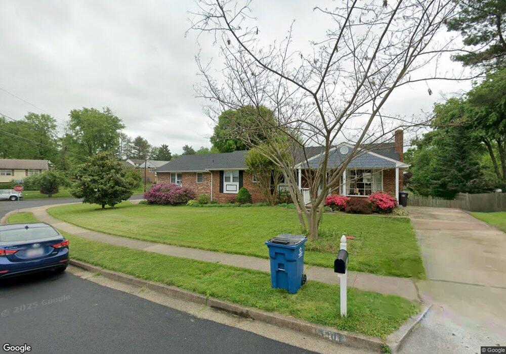 5201 Lindsay St, Fairfax, VA 22032 - photo 1