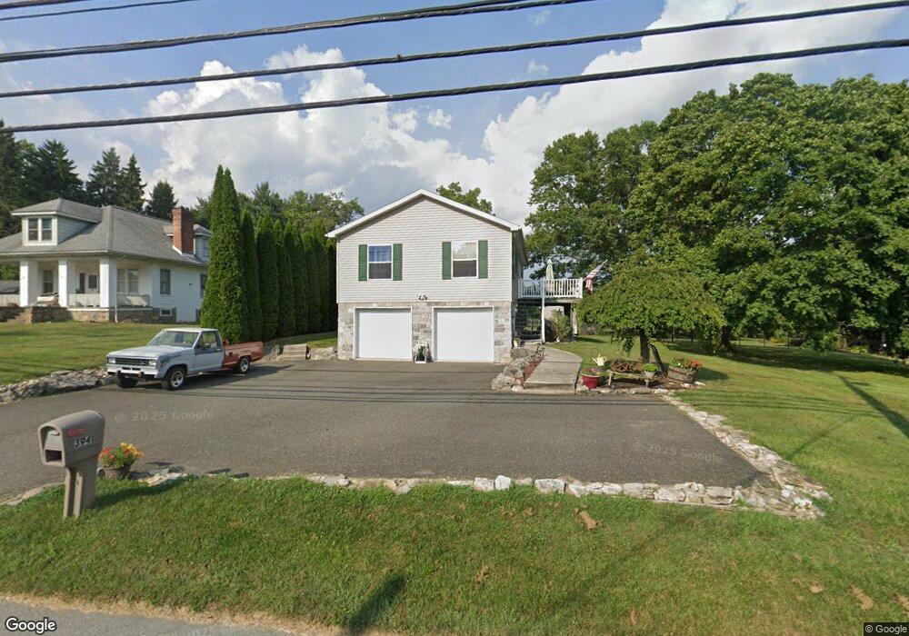 3941 Lanark Rd, Coopersburg, PA 18036 - photo 1