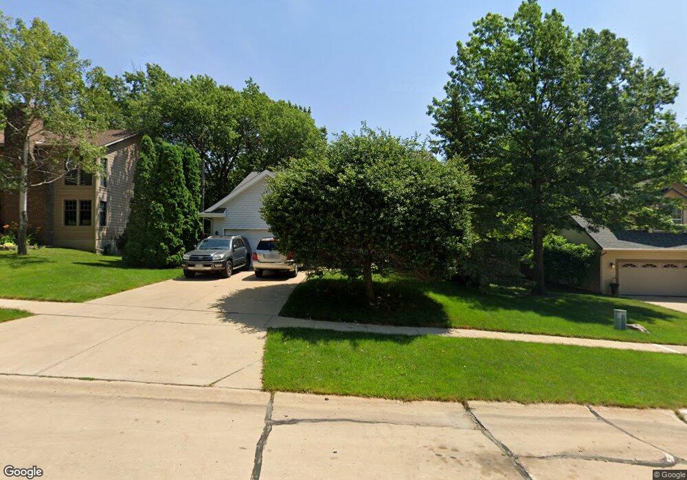 3405 Sycamore Ct NE, Cedar Rapids, IA 52402 - photo 1