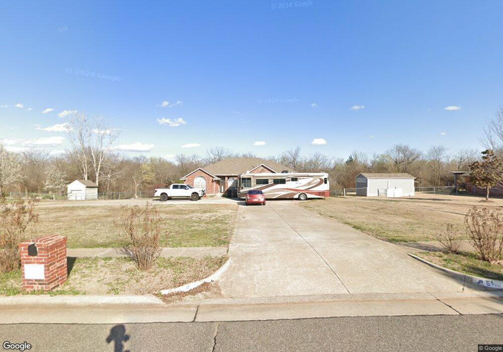 516 Nathan Ln, Moore, OK 73160 - photo 1