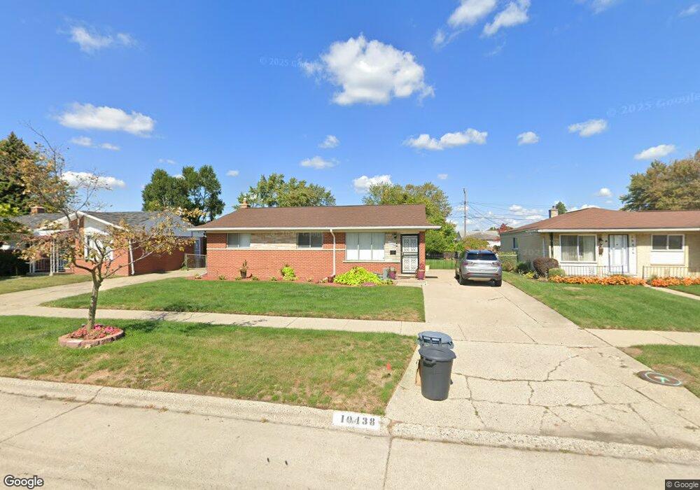 10438 Cloverdale Ave, Ferndale, MI 48220 - photo 1