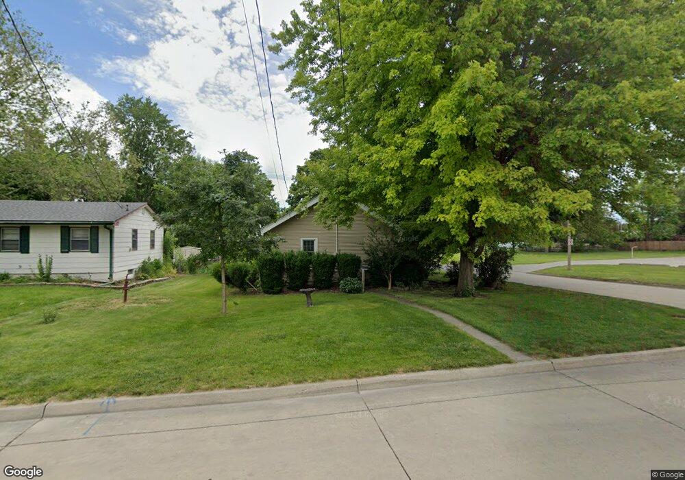1233 E 26th Ct, Des Moines, IA 50317 - photo 1
