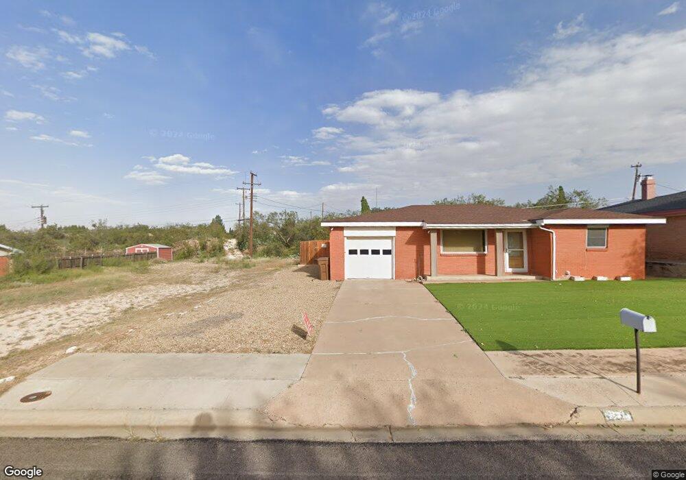 2219 Lynn Dr, Big Spring, TX 79720 - photo 1