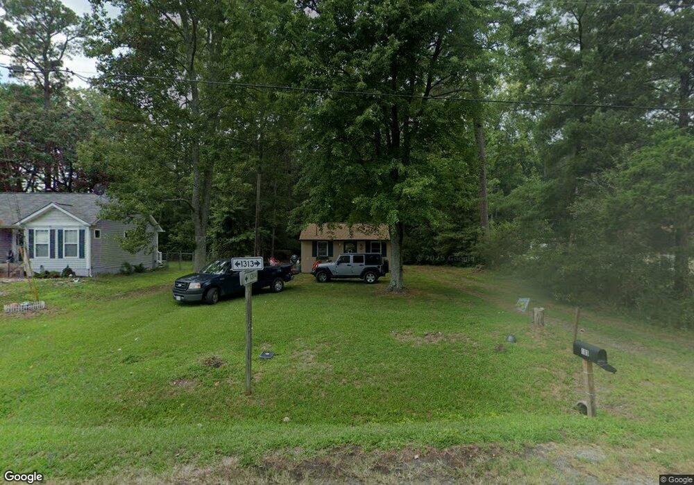 183 Wakefield Dr, Colonial Beach, VA 22443 - photo 1