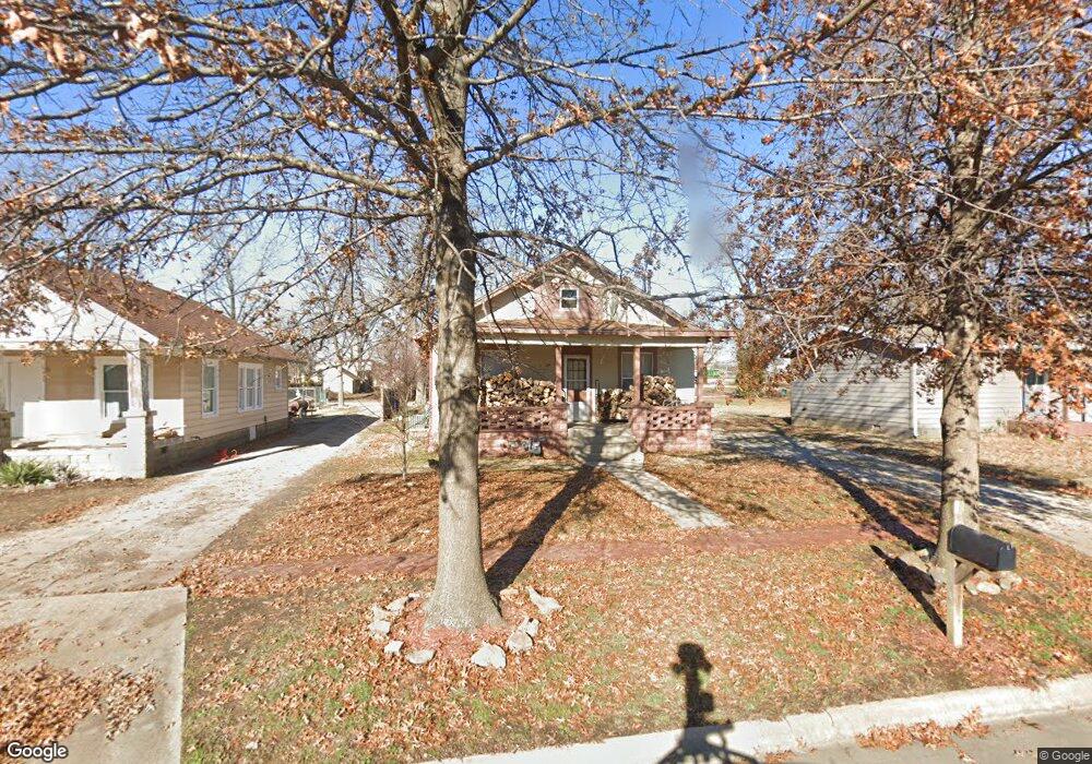 1921 Appleton Ave, Parsons, KS 67357 - photo 1