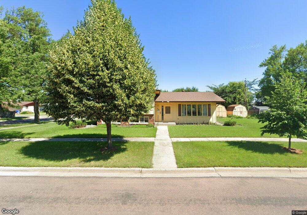 709 31st Ave N, Fargo, ND 58102 - photo 1