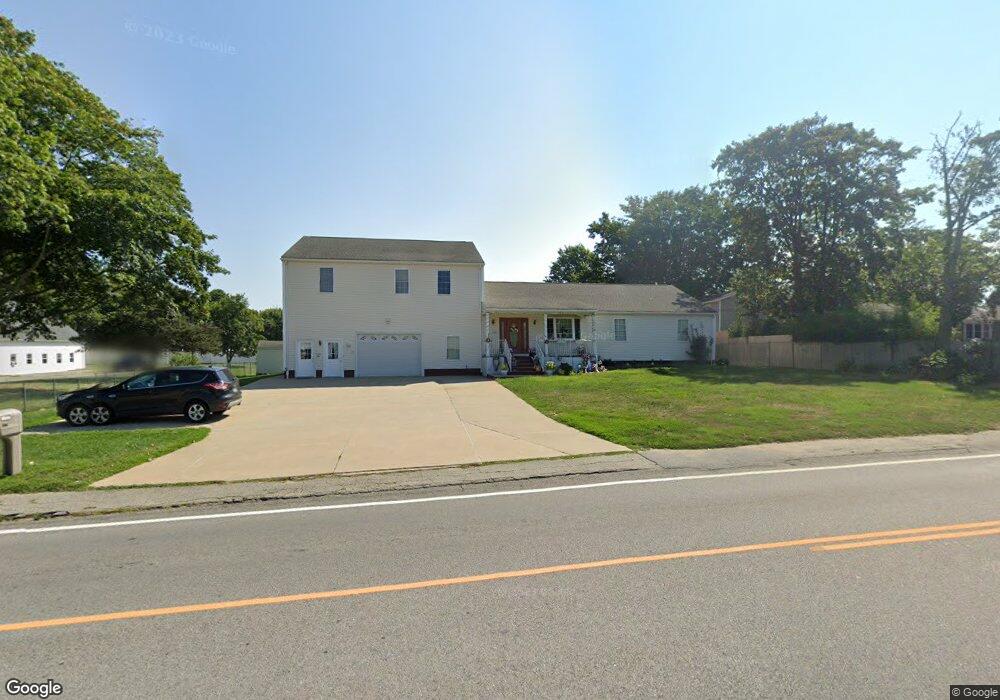 458 Metacom Ave, Bristol, RI 02809 - photo 1