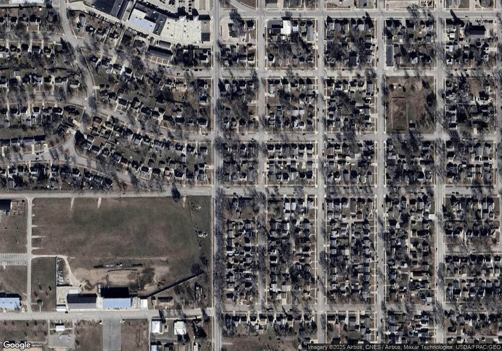 410 11th St SW, Austin, MN 55912 - photo 1