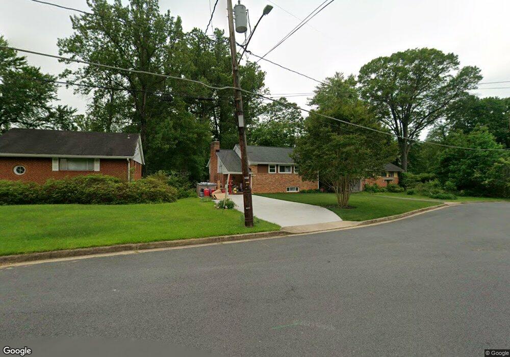 10911 Maple St, Fairfax, VA 22030 - photo 1