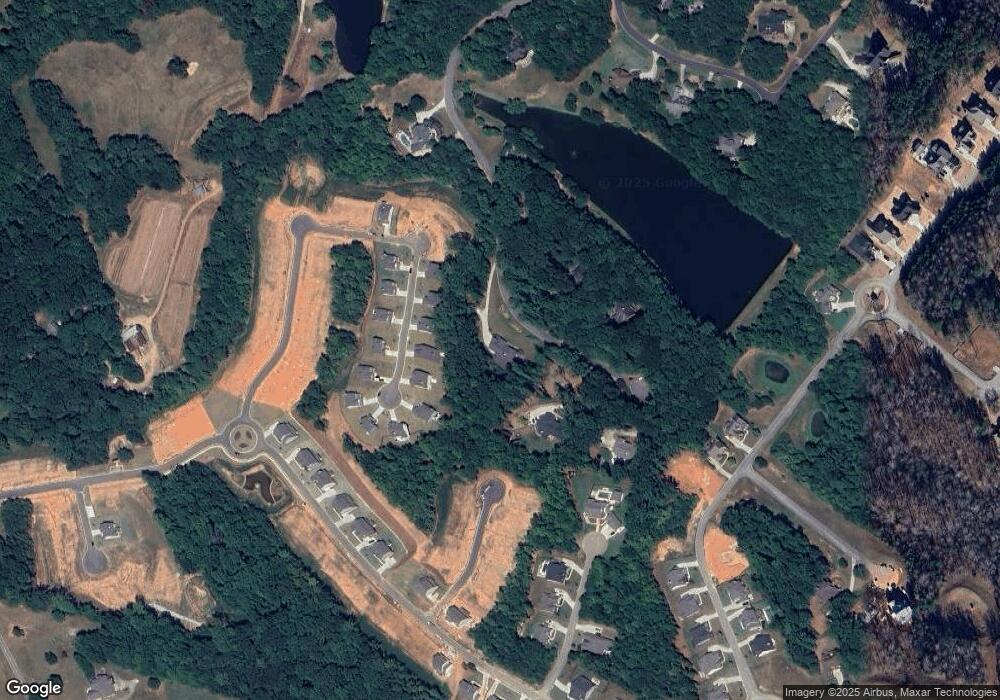 272 Glen Lake Dr, Hoschton, GA 30548 - photo 1