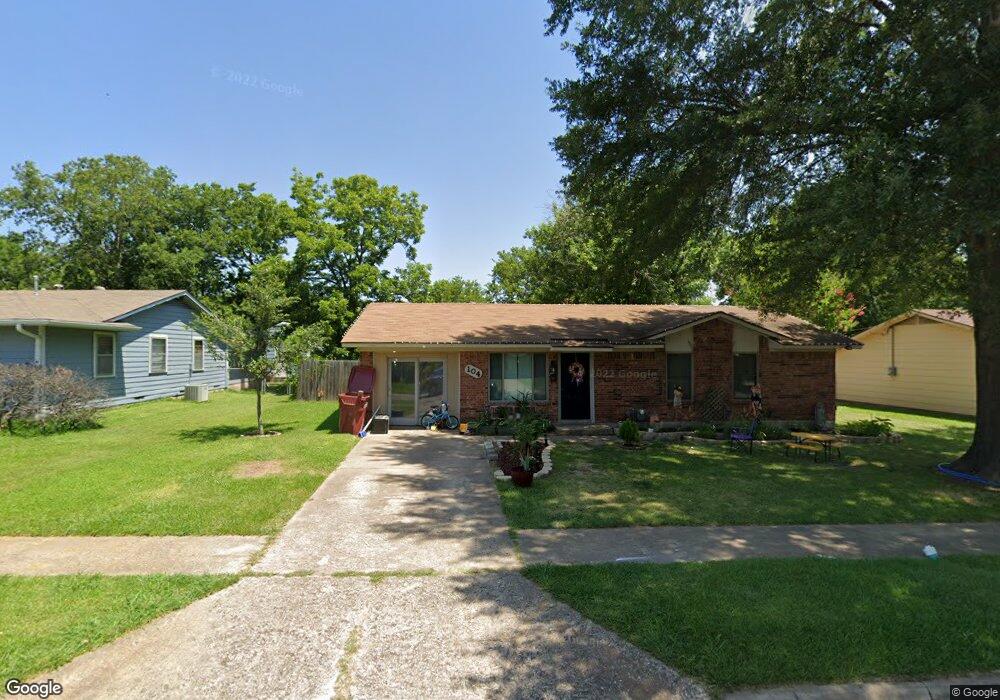 104 Leslie St, Bonham, TX 75418 - photo 1