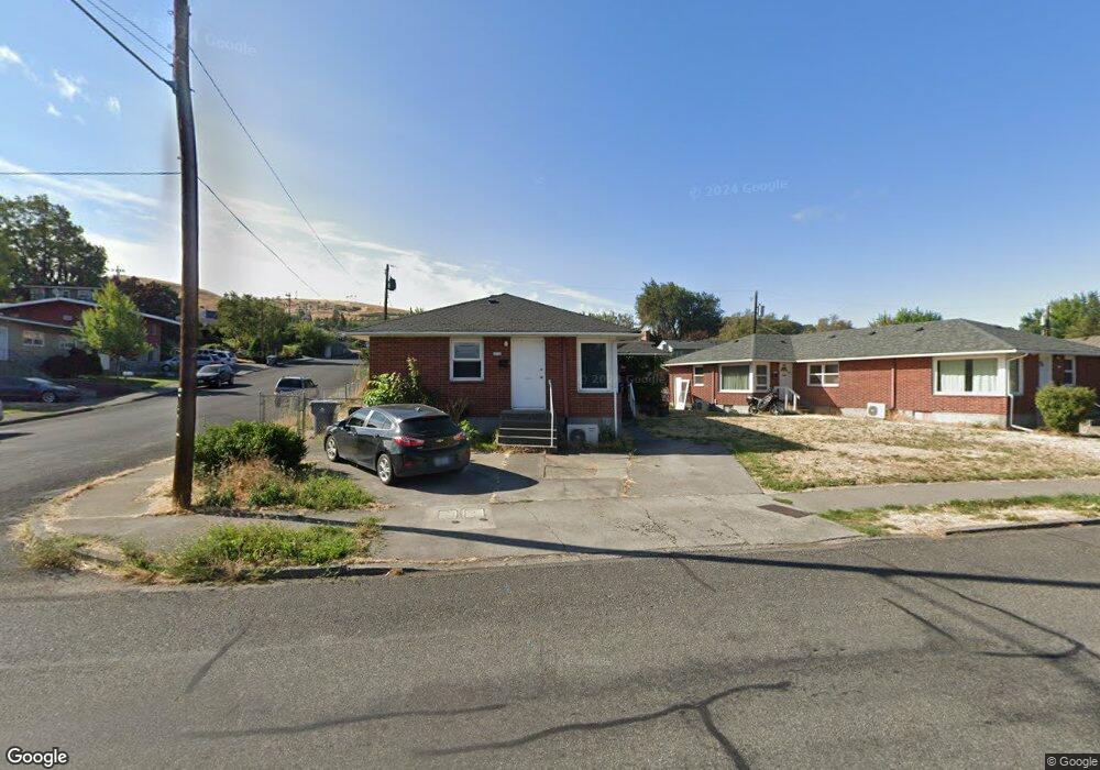 1730 E 10th St, the Dalles, OR 97058 - photo 1