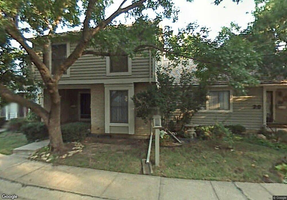 30 SW Pepper Tree Ln, Topeka, KS 66611 - photo 1