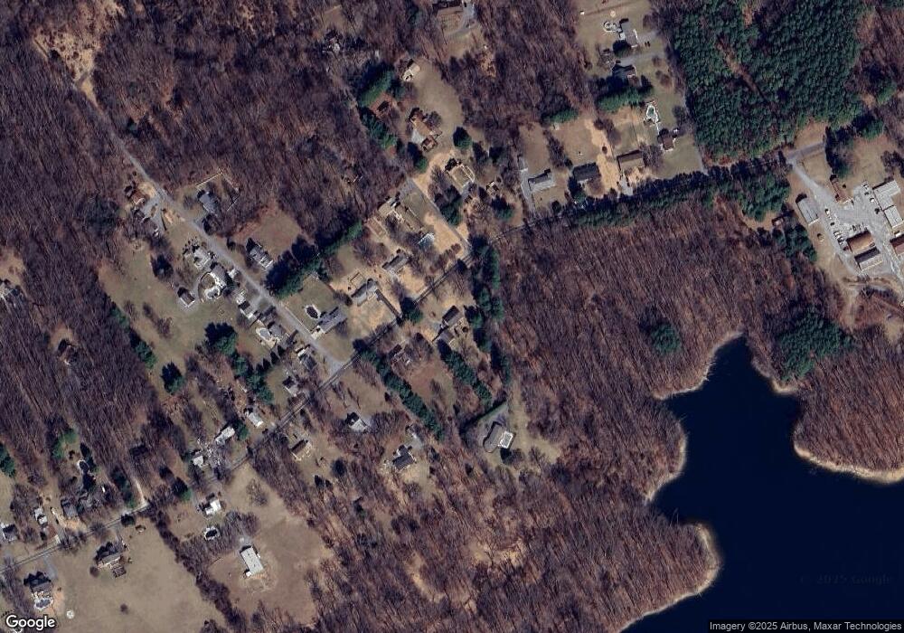 5747 Oakland Rd, Sykesville, MD 21784 - photo 1