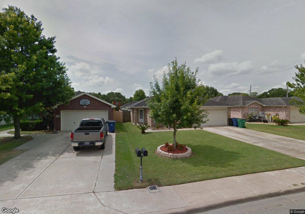 534 E House St, Alvin, TX 77511 - photo 1