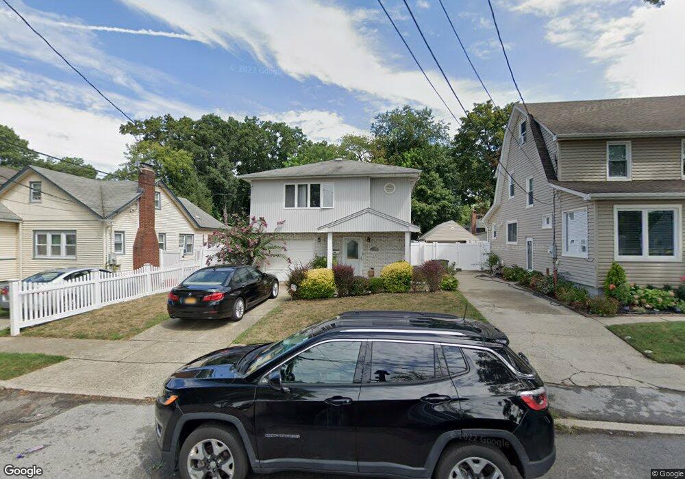 450 Clinton Ave, Rockville Centre, NY 11570 - photo 1