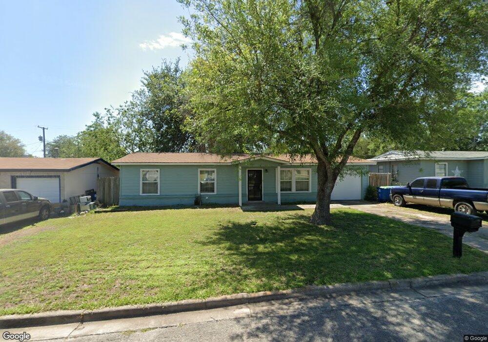 1506 E Rosewood St, Beeville, TX 78102 - photo 1