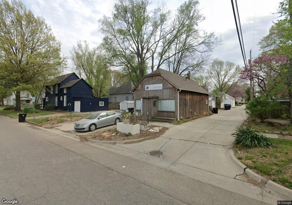 1111 SW 3rd St, Topeka, KS 66606 - photo 1