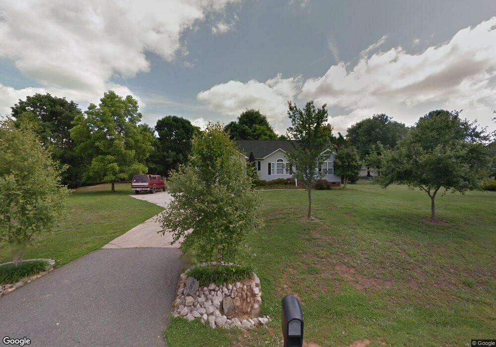 1406 Stonebriar Ln, Clover, SC 29710 - photo 1