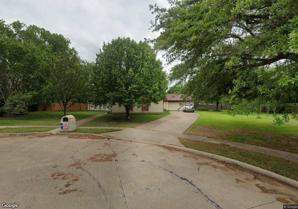 1706 Lexington Cir, Ennis, TX 75119 - photo 1