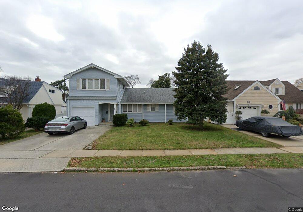 12 Saddle Rock Rd, Valley Stream, NY 11581 - photo 1