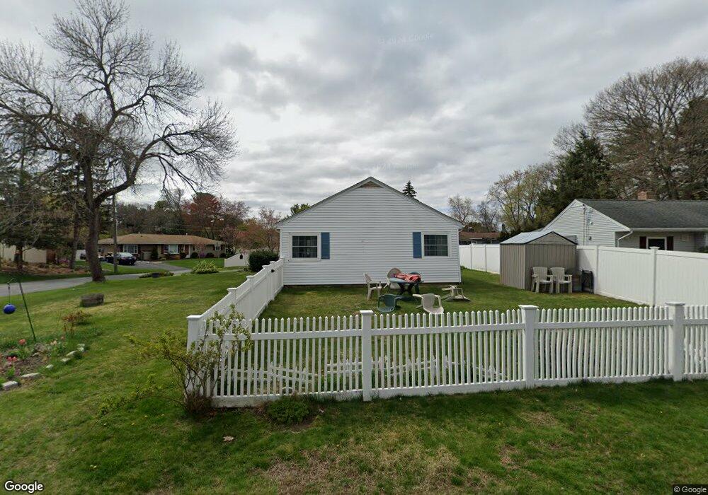 82 Brookfield Cir, Framingham, MA 01701 - photo 1