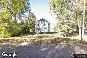 204 E Broad Ave, Flandreau, SD 57028