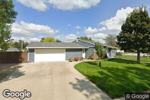 21 E 10th St, Platte, SD 57369