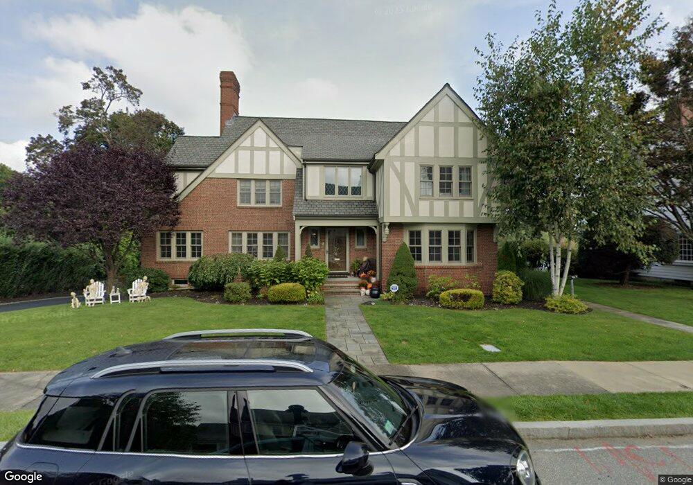 8 Dartmouth St, Winchester, MA 01890 - photo 1