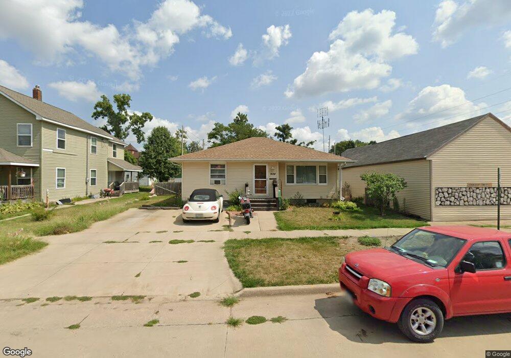 924 9th St SE, Cedar Rapids, IA 52401 - photo 1