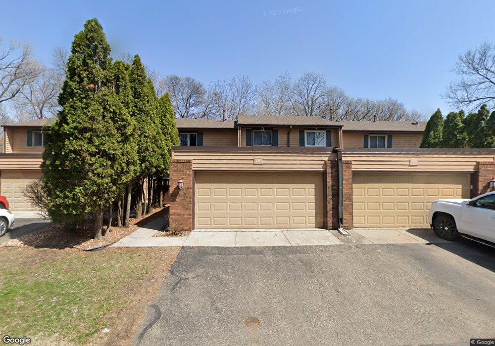 4709 Spring Cir, Minnetonka, MN 55345 - photo 1