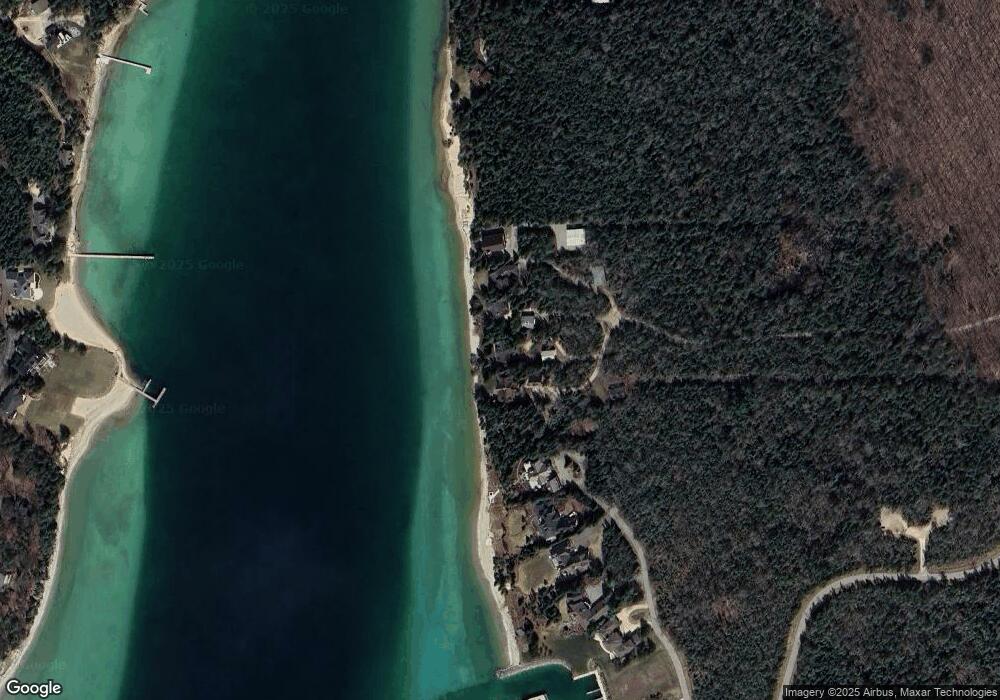 7823 See Rd, Charlevoix, MI 49720 - photo 1