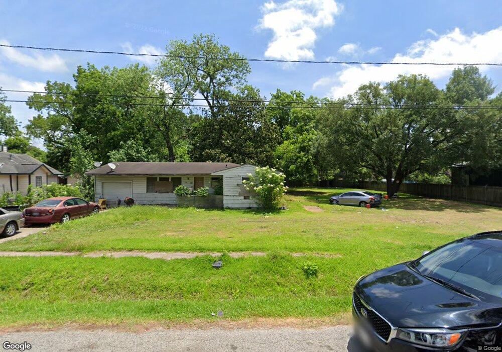6710 Shotwell St, Houston, TX 77028 - photo 1