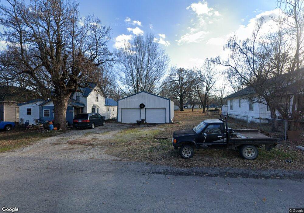 2526 Felix Ave, Parsons, KS 67357 - photo 1