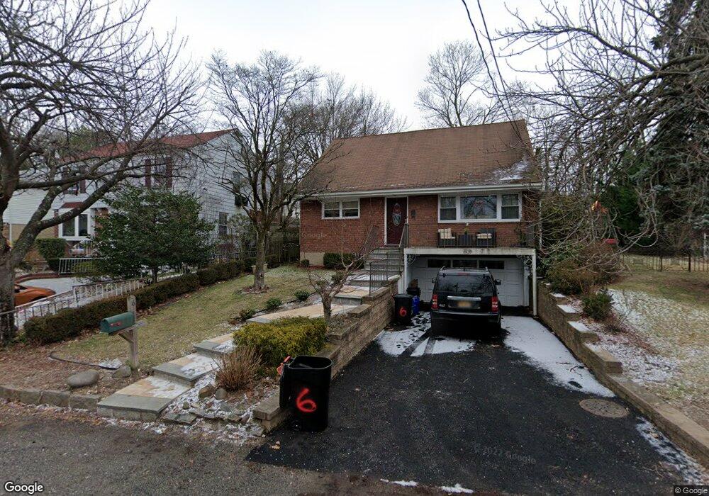 8 Sunset Dr, Yonkers, NY 10704 - photo 1