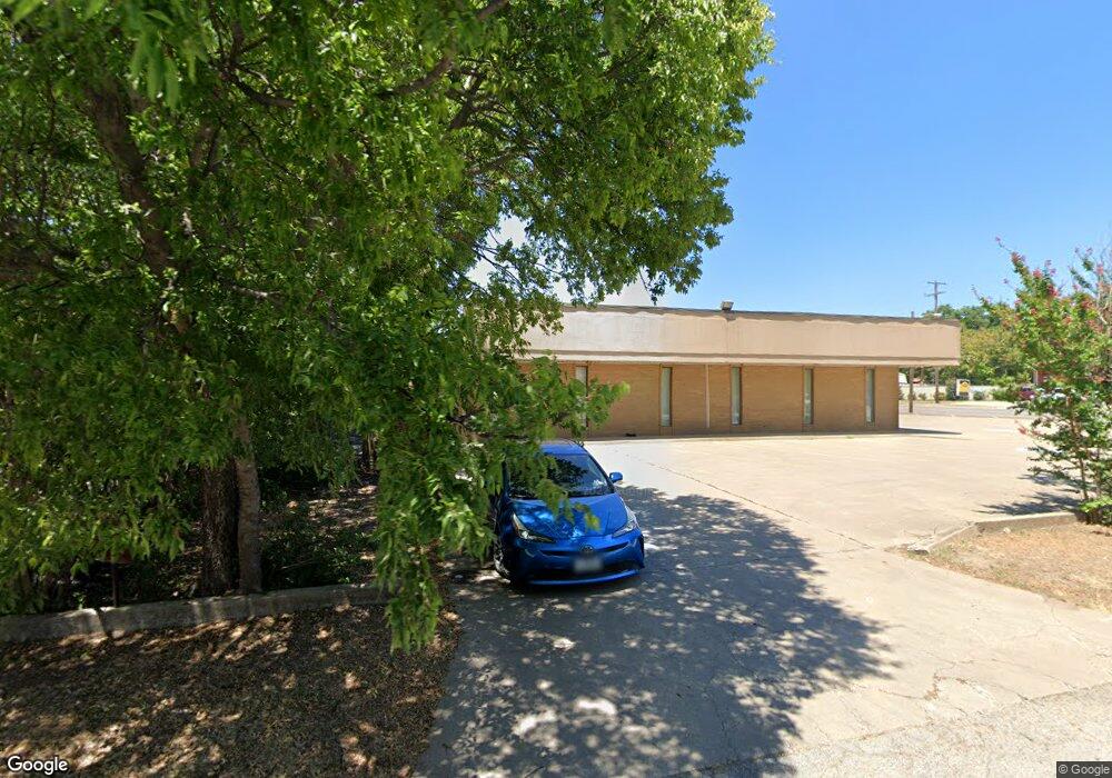 801 N Grand Ave, Gainesville, TX 76240 - photo 1