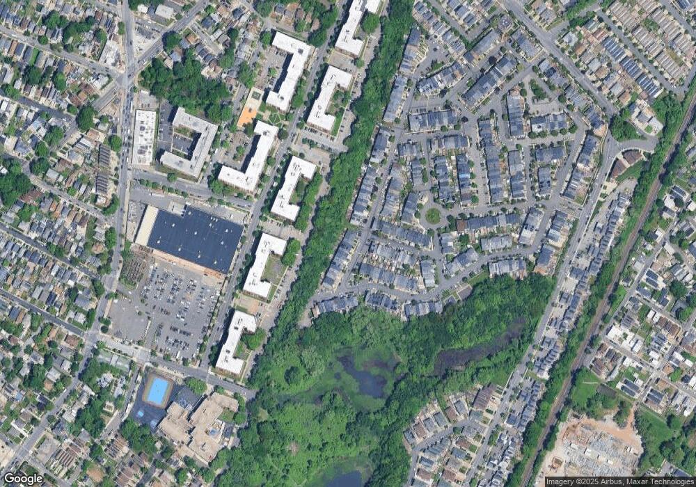 146 Long Pond Ln, Staten Island, NY 10304 - photo 1