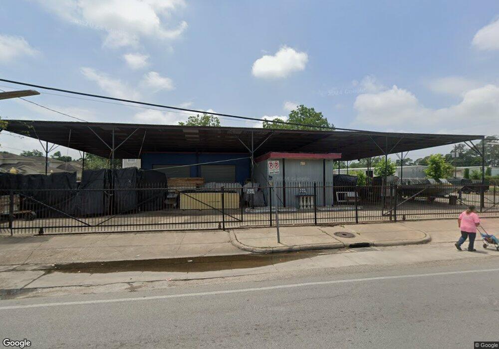 302 Berry Rd, Houston, TX 77022 - photo 1