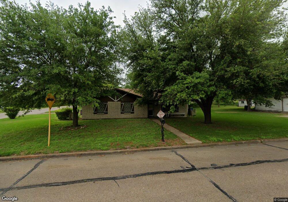 807 E Martin Luther King Dr, Ennis, TX 75119 - photo 1