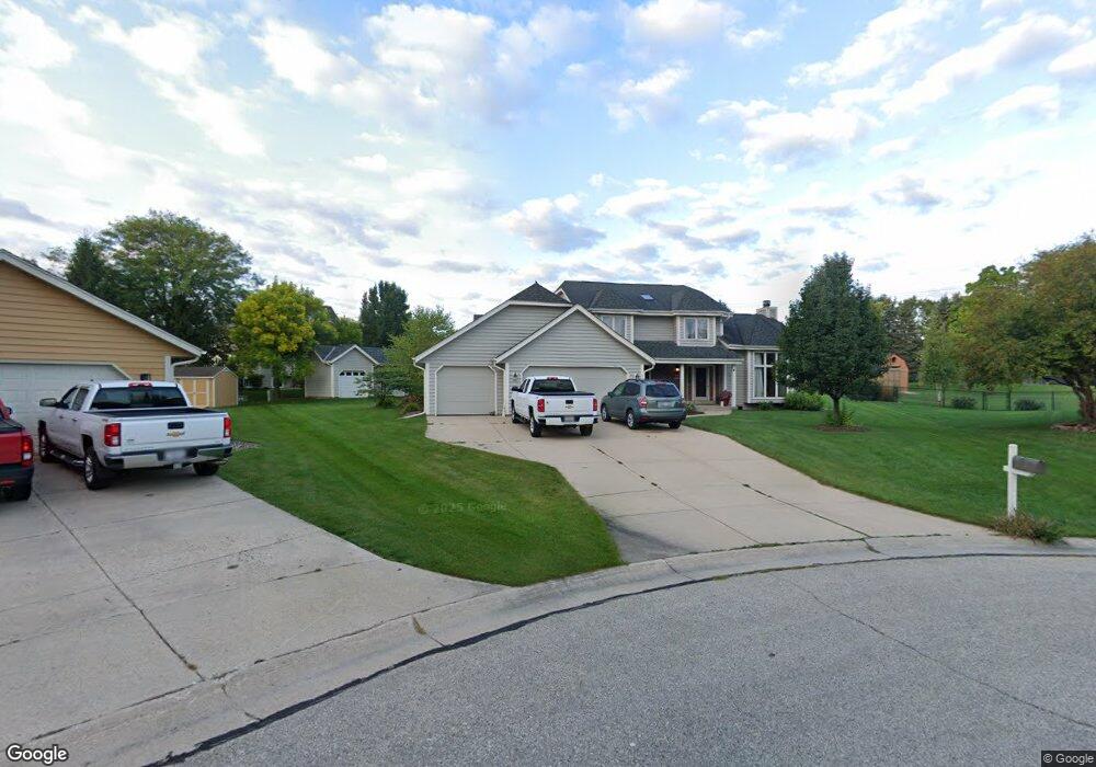 W155N7421 Stony Ct, Menomonee Falls, WI 53051 - photo 1
