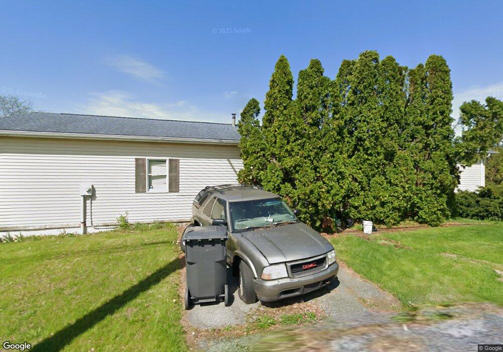 1310 Windsor Castle Rd, Hamburg, PA 19526 - photo 1