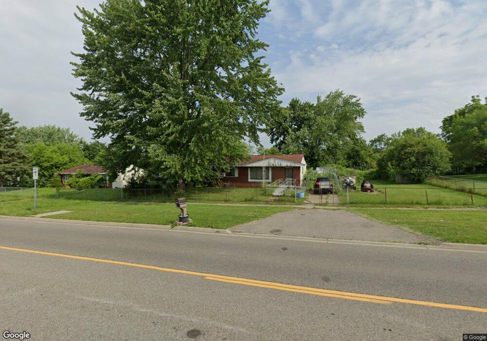 2110 W Coldwater Rd, Flint, MI 48505 - photo 1