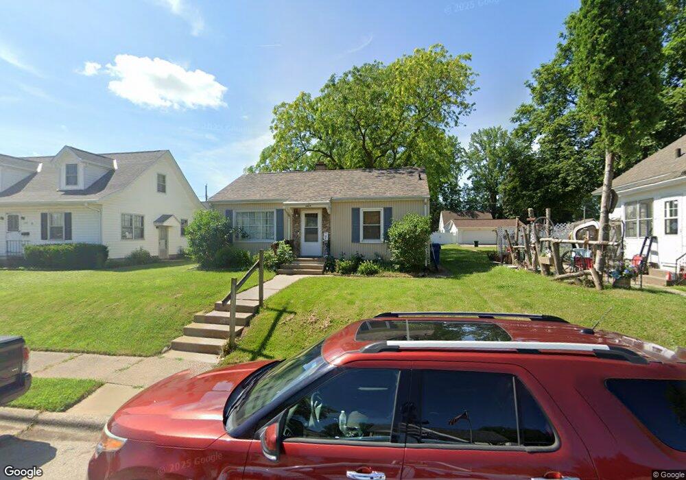 2229 Grove St, Davenport, IA 52804 - photo 1