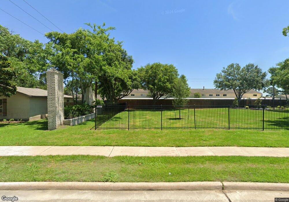 4018 Laura Leigh Dr, Friendswood, TX 77546 - photo 1