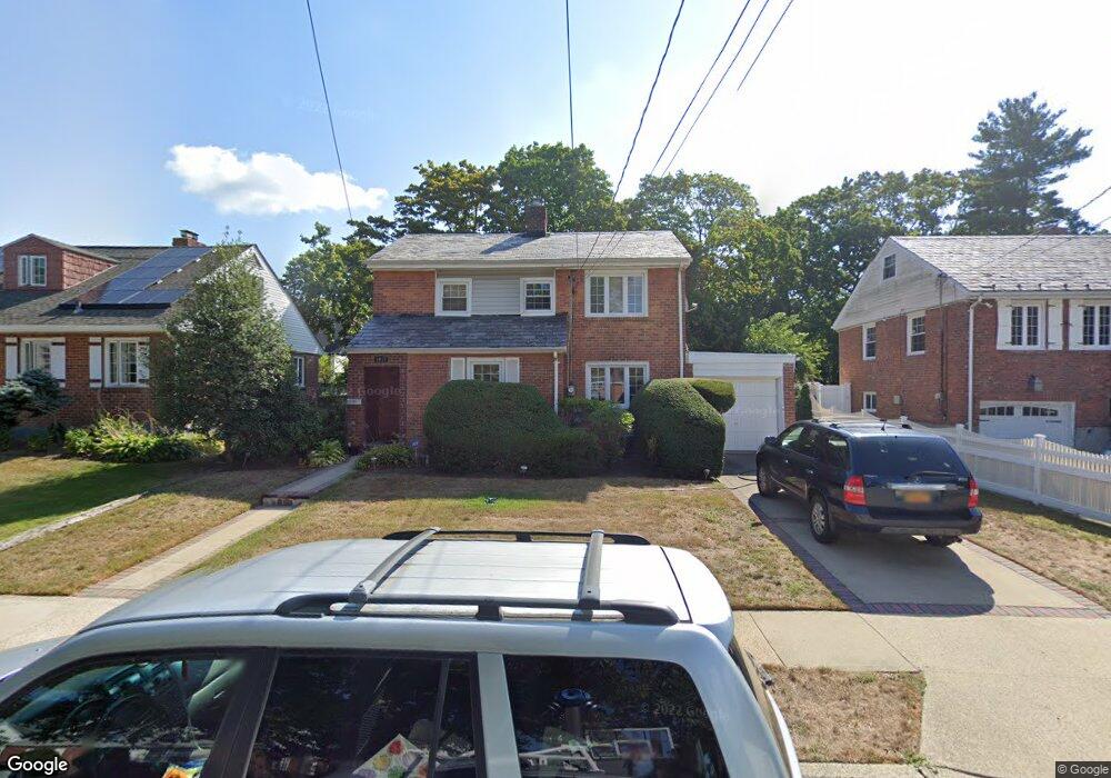 1017 Lincoln Rd, West Hempstead, NY 11552 - photo 1