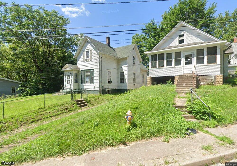 1305 Clay St, Davenport, IA 52804 - photo 1